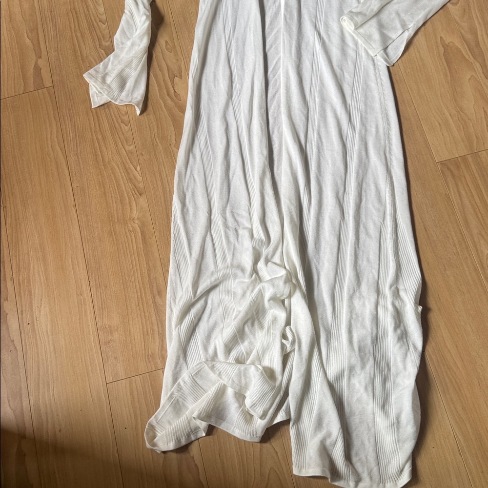 DEVON WINDSOR Lucia Robe - Picture 3 of 6